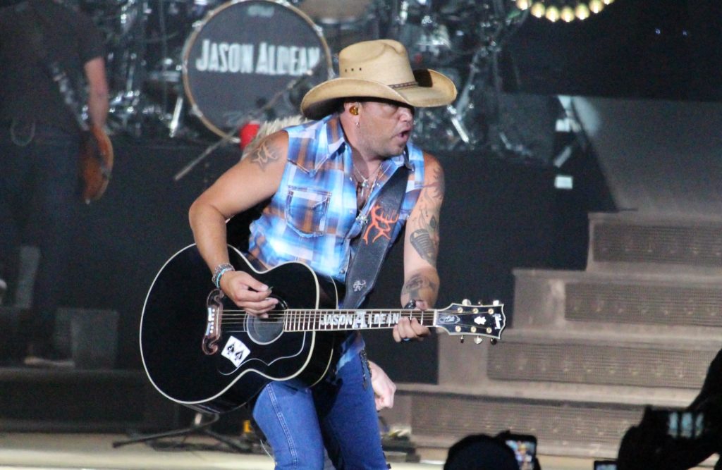 Jason Aldean led the boys for Day Two of Faster Horses. Bryan Everson/The Pit and Press Row Sports