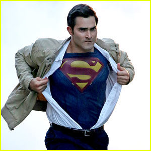 Tyler Hoechlin springs into action as a Superman fans can get behind. Photo/Just Jared Jr.
