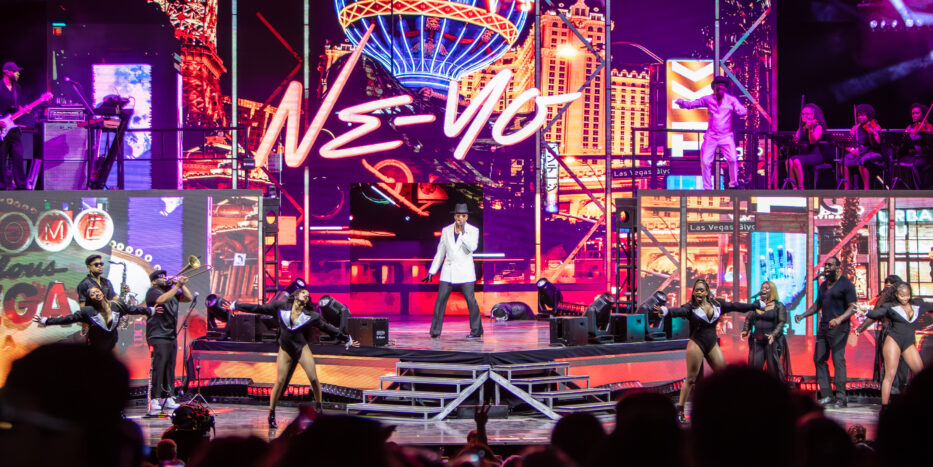 Ne-Yo, alongside Akon, performs during the Night Like This Tour 2026 at Credit Union 1 Amphitheatre in Tinley Park, IL, on July 28, 2026. (Damien Dennis/TPM)